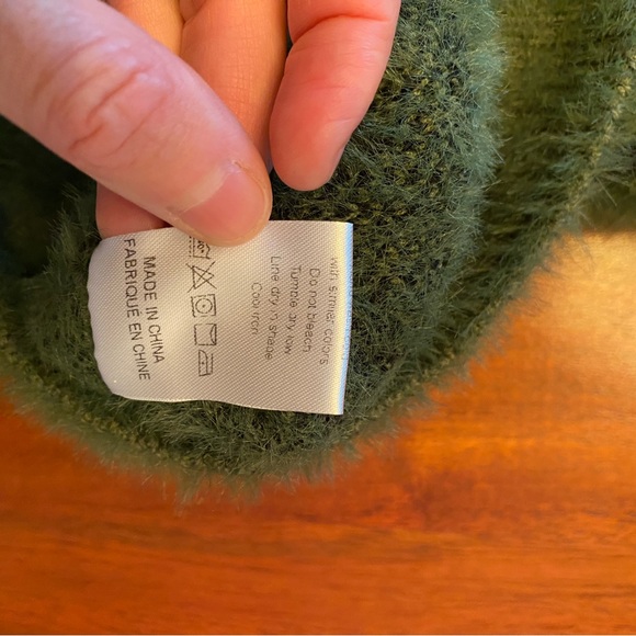 Women’s small sweater - Picture 4 of 4